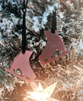 Skøjter - Julepynt - 2 sammen i akryl med snor - bykrums.dk - julepynt