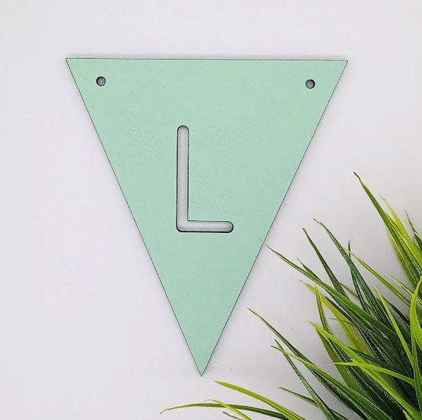 Mit bogstav - lille flag i Grøn Laser MDF
