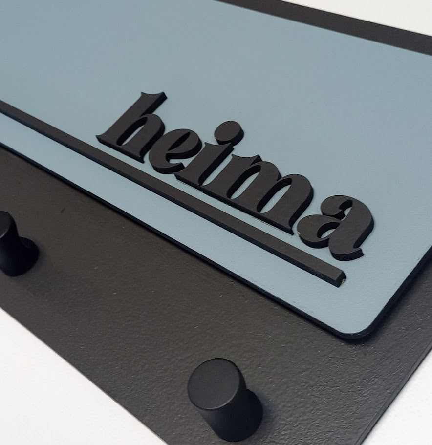 Fatahengi fyrir gestina í töff bláum lit - bykrums.dk -