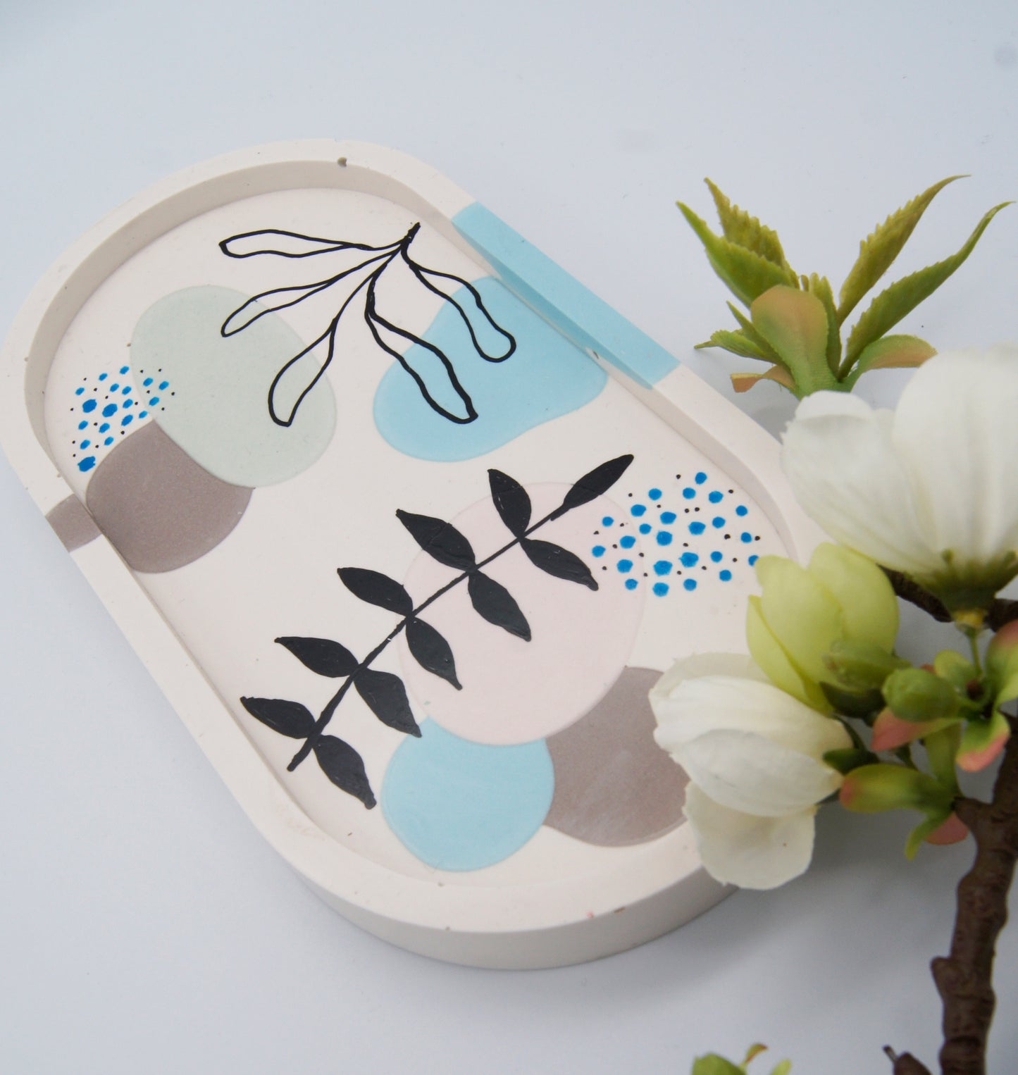 Gro dekorationsbakke - opbevaring af nips - bykrums.dk - steypt