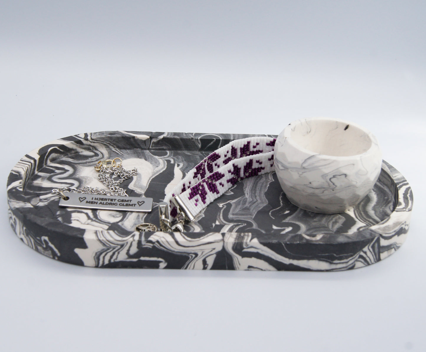 Marmor stil dekorationsbakke -  Oval 18 cm mange farver - bykrums.dk