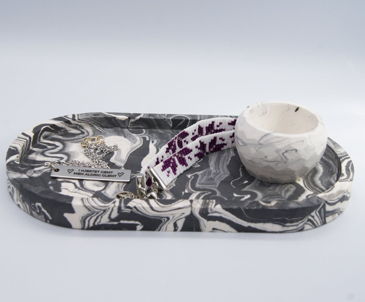 Marmor stil dekorationsbakke -  Oval 18 cm mange farver - bykrums.dk