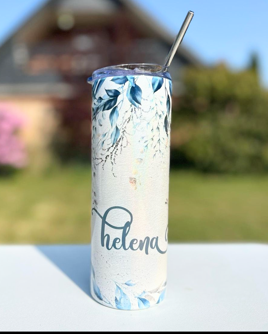 Navne tumbler med låg og rør 600 ml. Blomster design