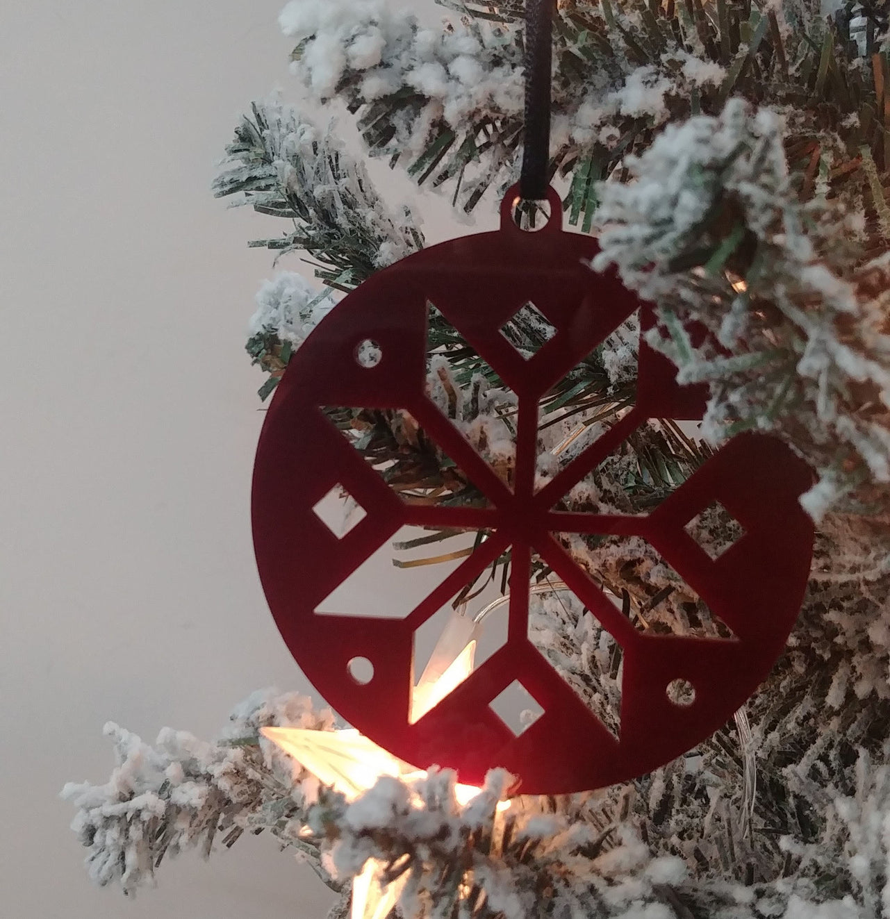 Traditional stjerne - Julepynt - 9 cm akryl - bykrums.dk -