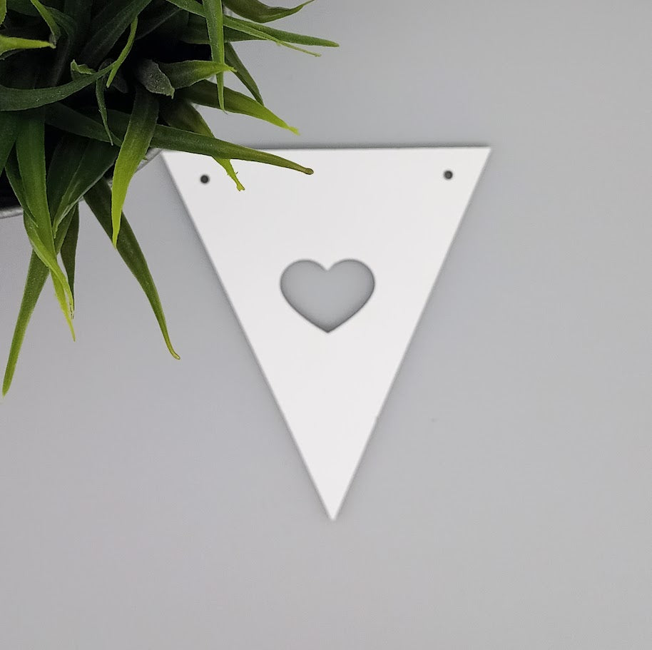 Mit bogstav - lille flag i Hvidt  laser mdf