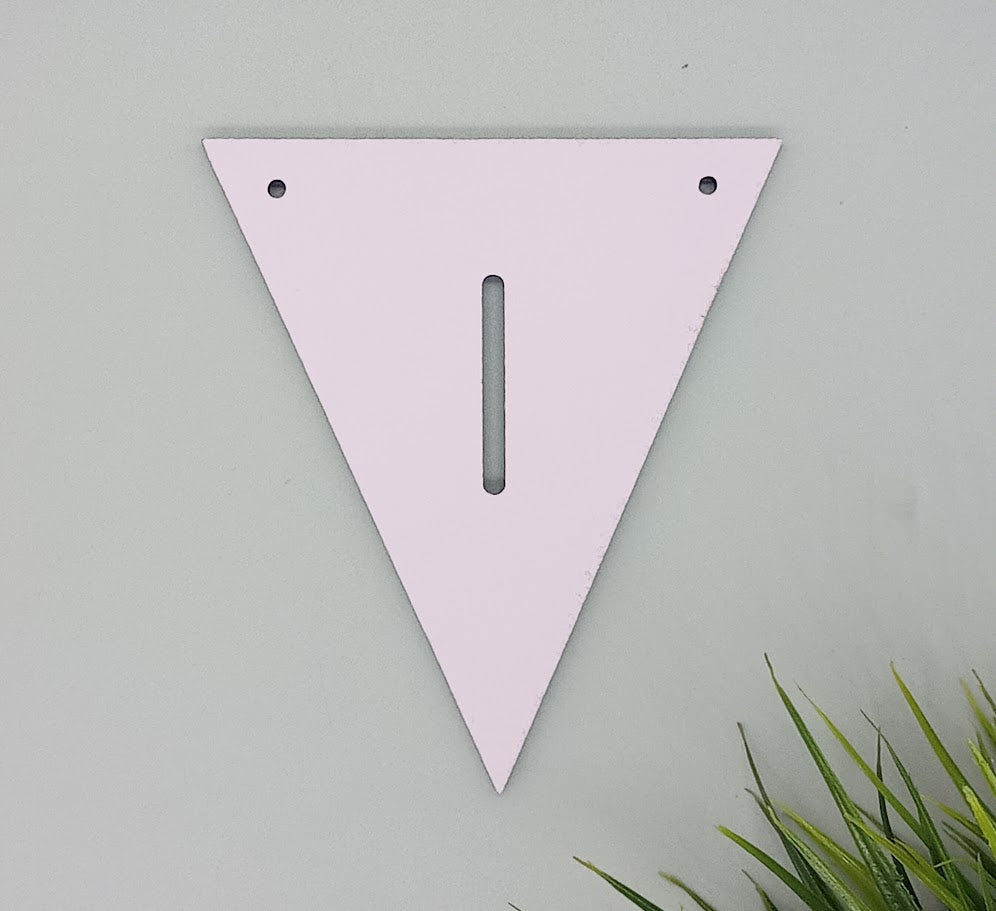 Mit bogstav - lille flag i Lys rosa Laser MDF