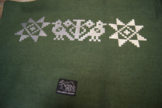 Hørbordløber i mørk grøn med sølvmønster - bykrums.dk - textil