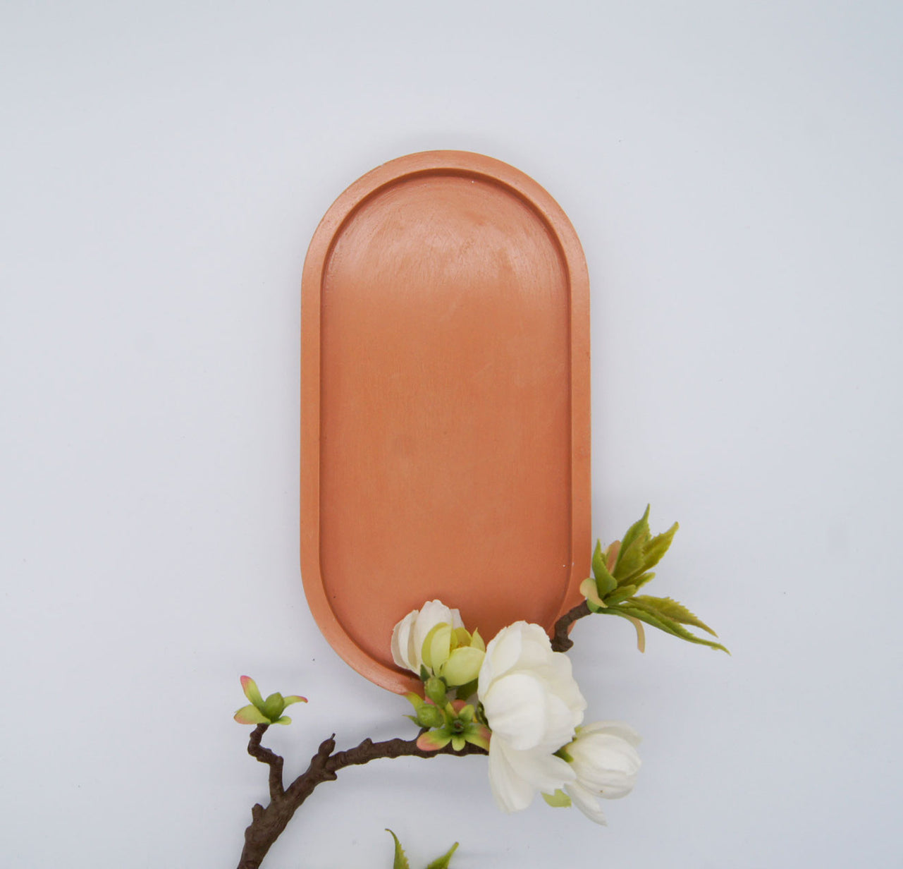 Dekorationsbakke oval i forskellige farver 18 cm - bykrums.dk - steypt