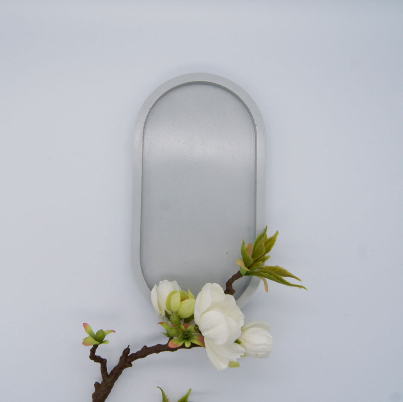 Dekorationsbakke oval i forskellige farver 18 cm - bykrums.dk - steypt