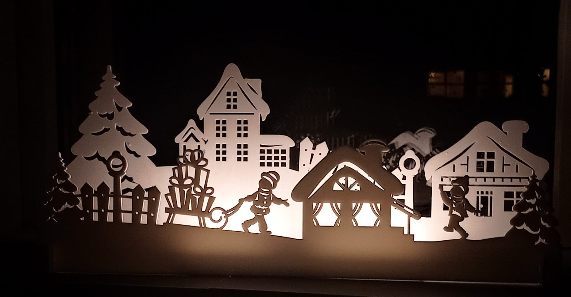 Julelys i vinduet - Vinter wonderland landsbyen - bykrums.dk