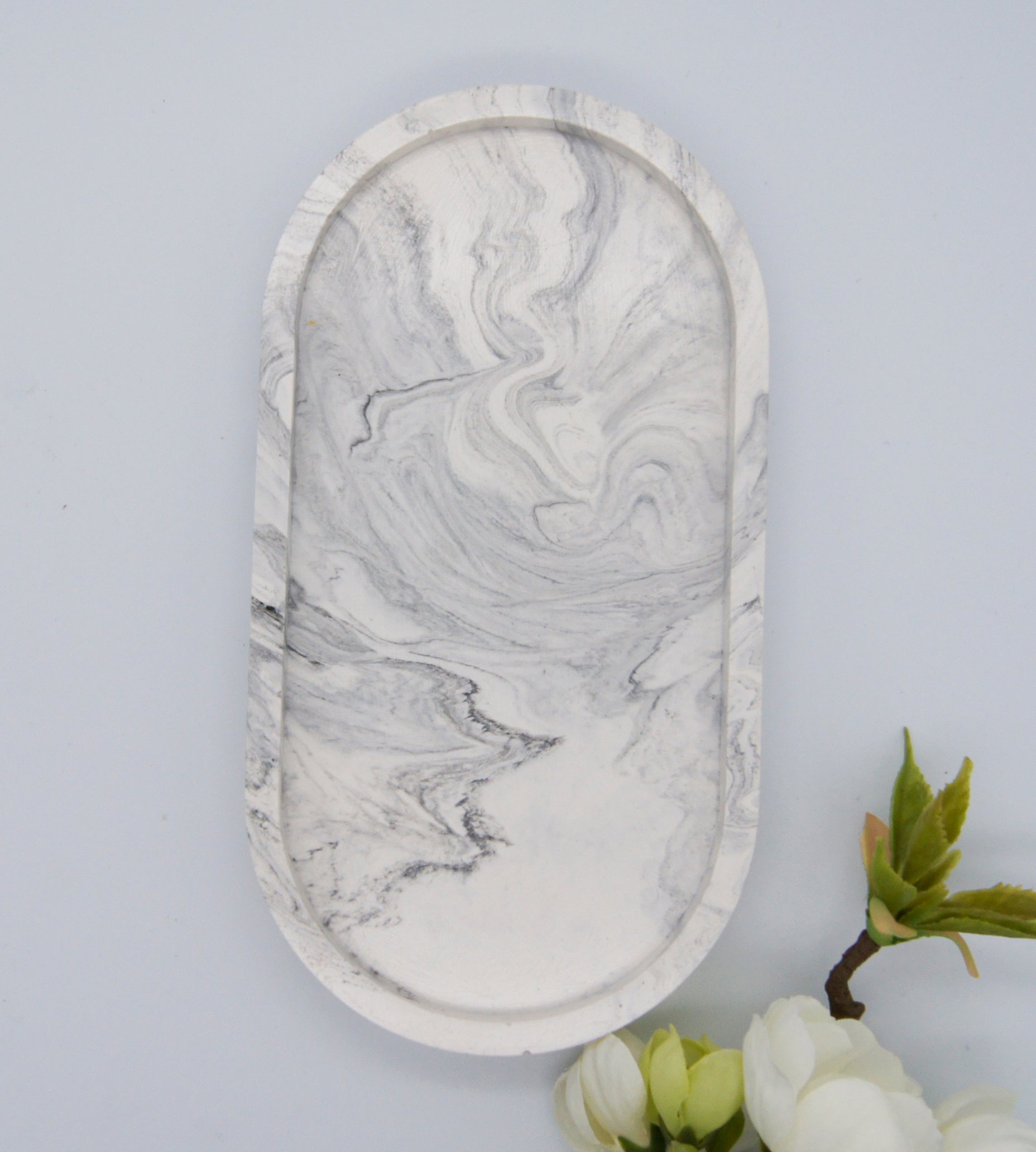 Marmor stil dekorationsbakke -  Oval 18 cm mange farver - bykrums.dk