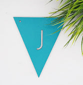 Mit bogstav - lille flag i turkis Laser MDF - bykrums.dk