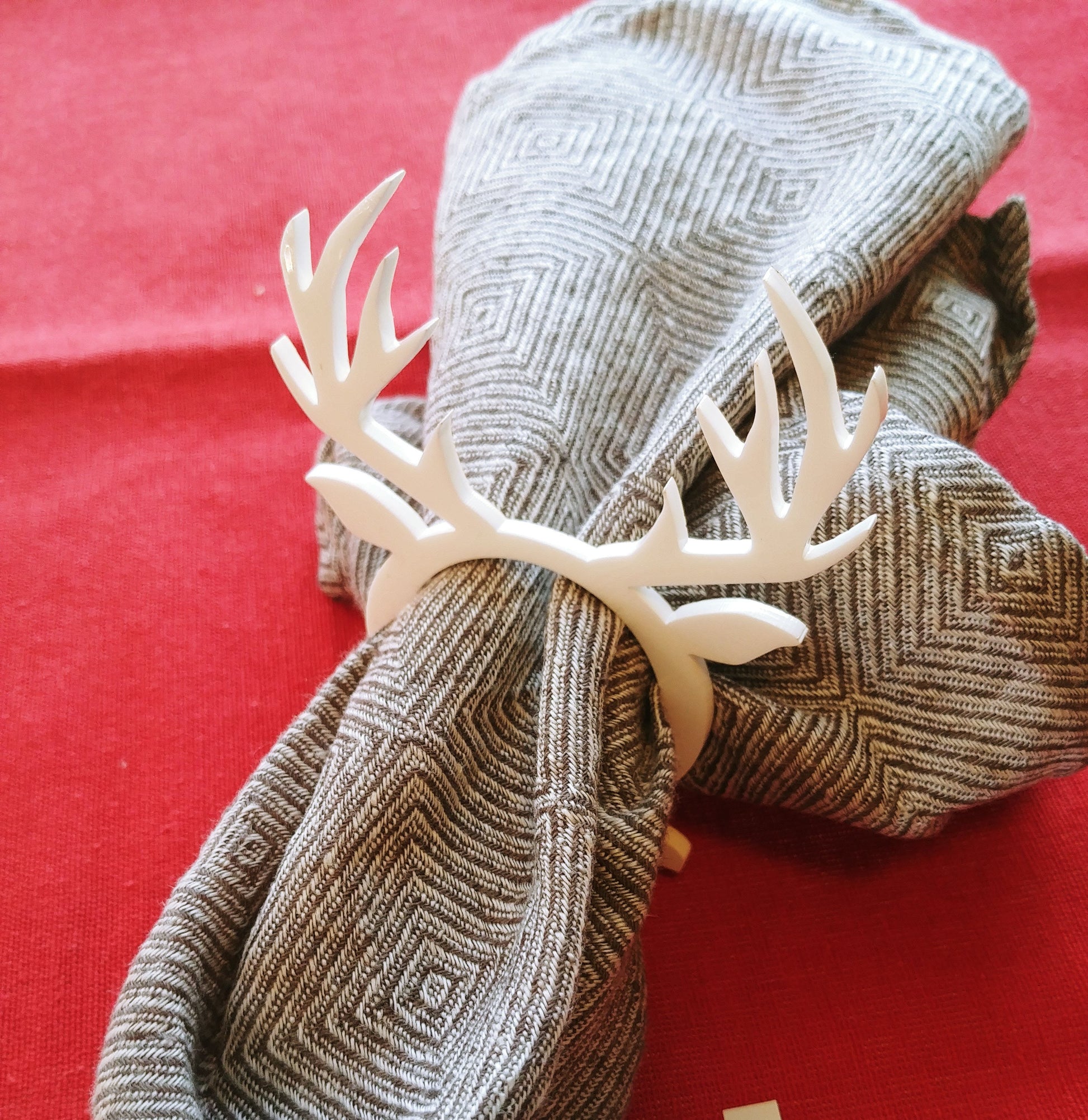 Servietringe Rendyr i forskellige farver - akryl - bykrums.dk