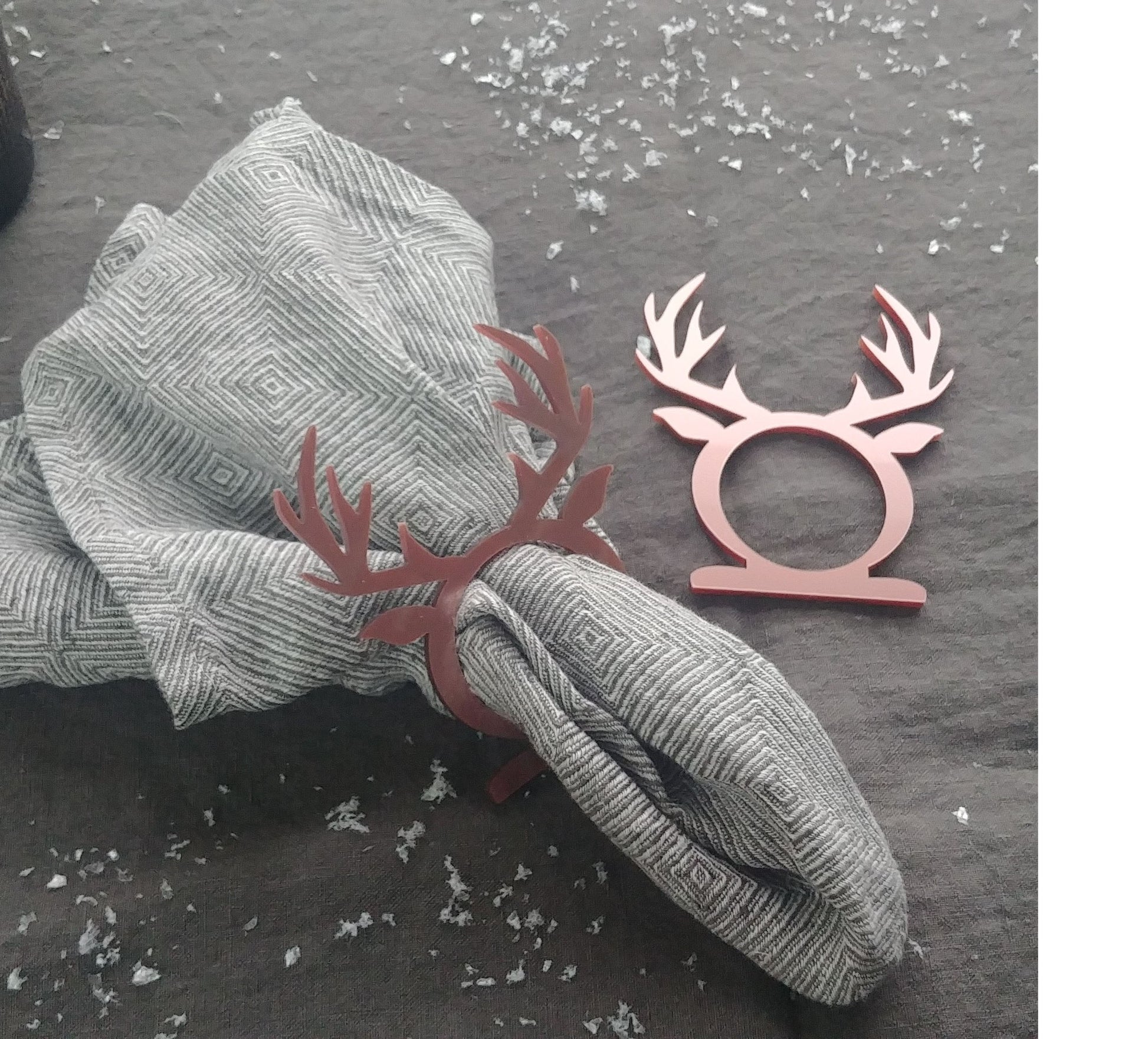 Servietringe Rendyr i forskellige farver - akryl - bykrums.dk