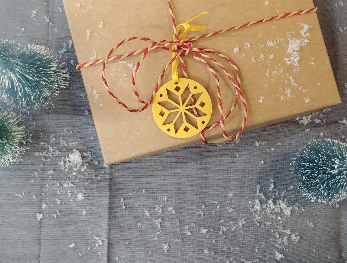 Traditional stjerne - Julepynt -  4 cm akryl - bykrums.dk