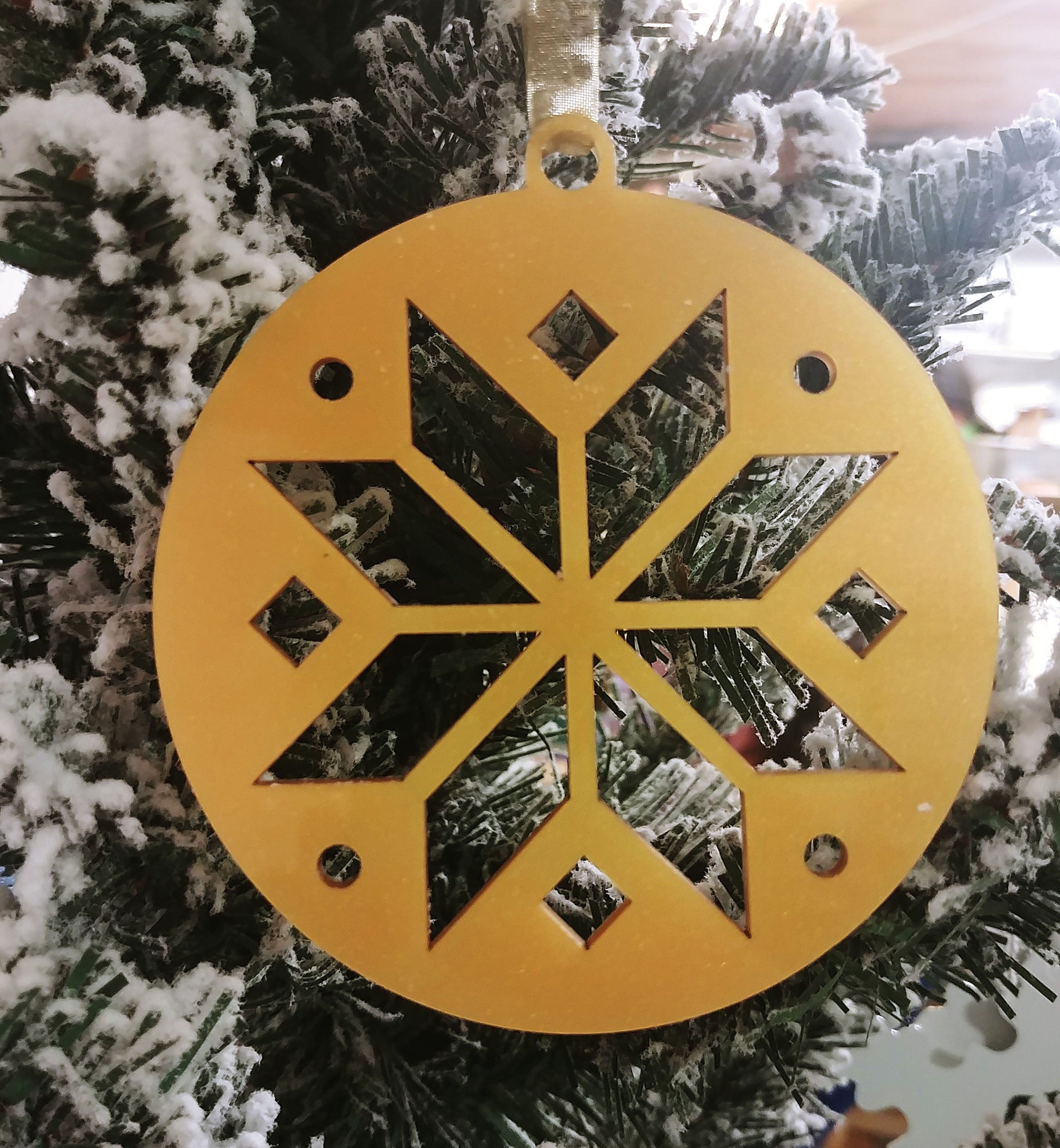 Traditional stjerne - Julepynt - 9 cm akryl - bykrums.dk